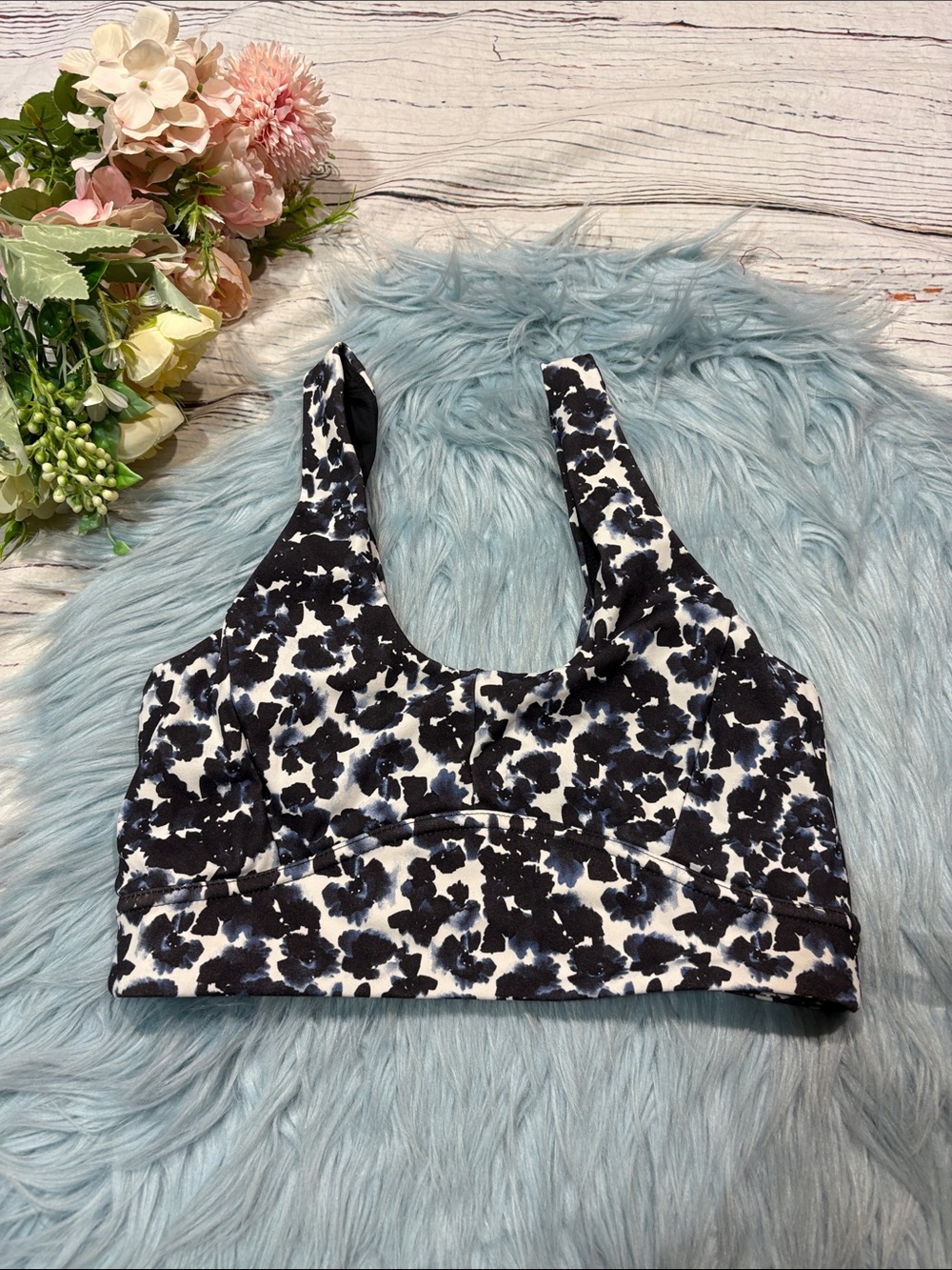Varley Form Elsie Sports Bra in the Ink Block Floral - Picture 5 of 7